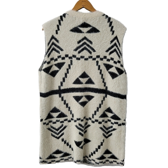 Soft Knit Southwest Cardigan Vest SZ XL Sleeveless Aztec Black and Cream - Picture 3 of 9